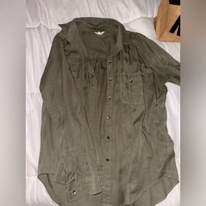 American Eagle Women’s shirt